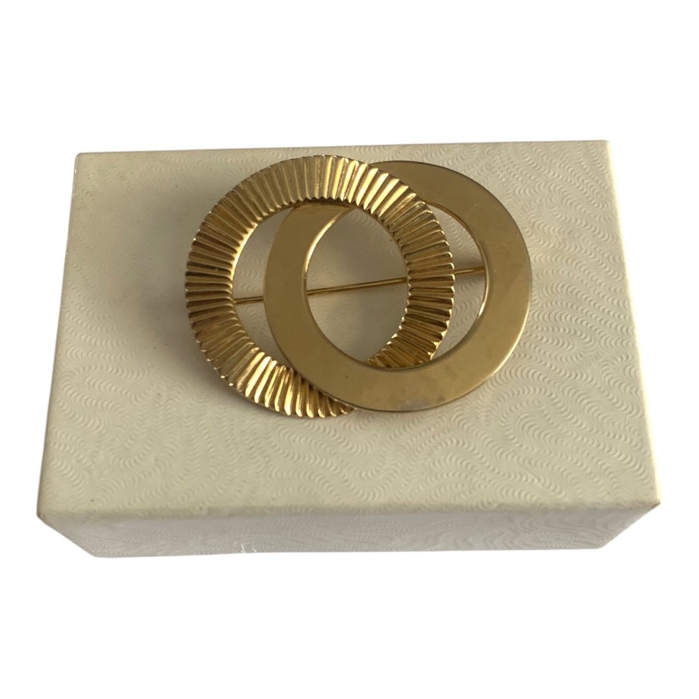 Gold Circular Interlocking Brooch Pin - Women Accessories